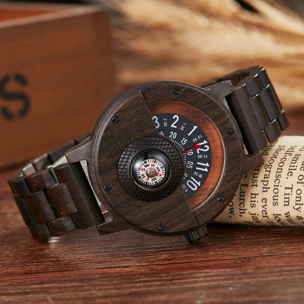 Boreas Walnussholz-Uhr